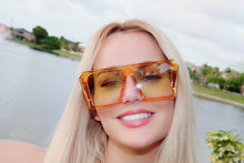 Load image into Gallery viewer, Oversize Honey Sunglasses
