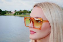 Load image into Gallery viewer, Oversize Honey Sunglasses
