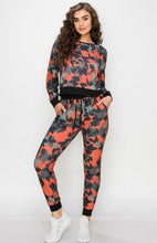 Load image into Gallery viewer, Print loungewear Set
